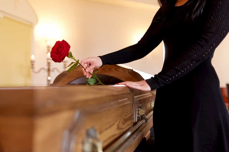  Top Ten Funeral Plans – Which Is The Best Buy?